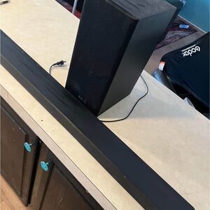 LG Bluetooth Soundbar and Subwoofer Model SPK5Bee-W
